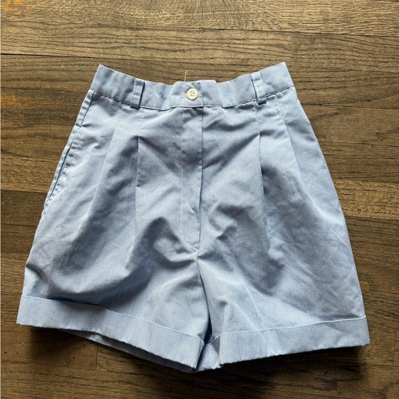 Vintage Sue Mills High-Waisted
Pleated Shorts - Picture 1 of 3